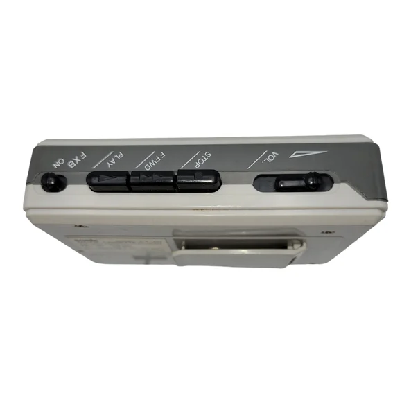 Vintage Sonic FXB Bass Boost Am/Fm Stereo Cassette Player - Picture 9 of 13